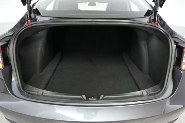 2018 Tesla Model 3 — photo 6 of 21