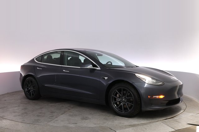2018 Tesla Model 3 — photo 11 of 21