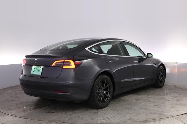 2018 Tesla Model 3 — photo 2 of 21