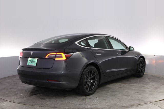 2018 Tesla Model 3 — photo 2 of 21