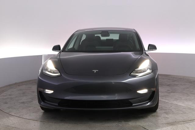 2018 Tesla Model 3 — photo 9 of 21
