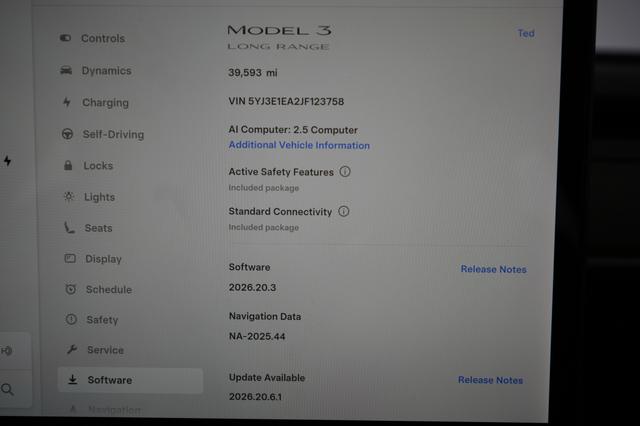 2018 Tesla Model 3 — photo 5 of 21