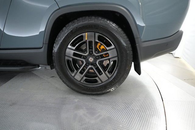 2025 Rivian R1T — photo 15 of 21