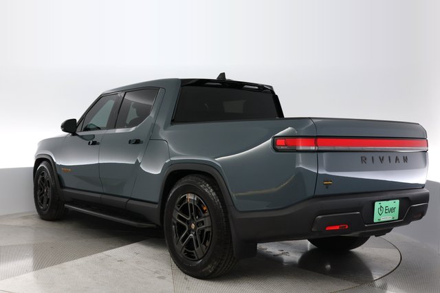 2025 Rivian R1T — photo 11 of 21