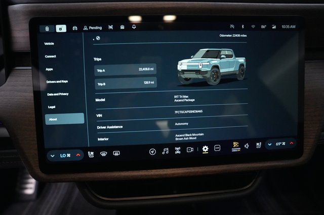 2025 Rivian R1T — photo 5 of 21