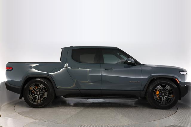 2025 Rivian R1T — photo 9 of 21