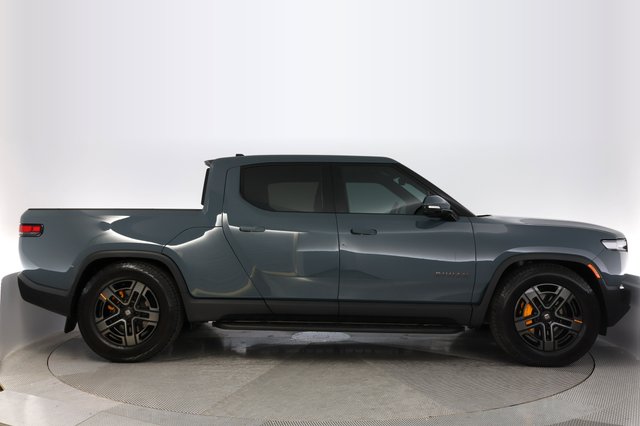 2025 Rivian R1T — photo 9 of 21