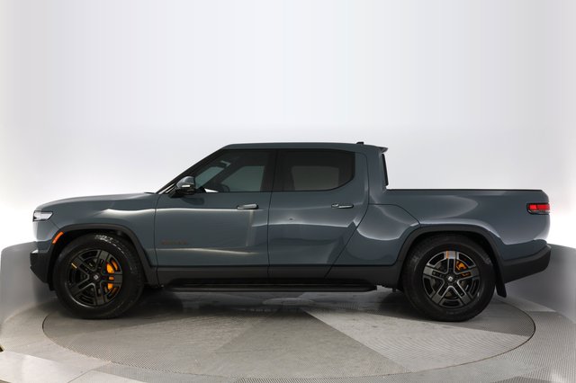 2025 Rivian R1T — photo 12 of 21