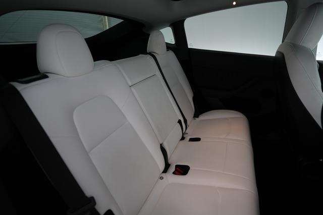 2023 Tesla Model Y — photo 4 of 21