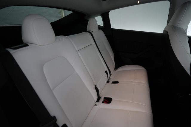 2023 Tesla Model Y — photo 4 of 21