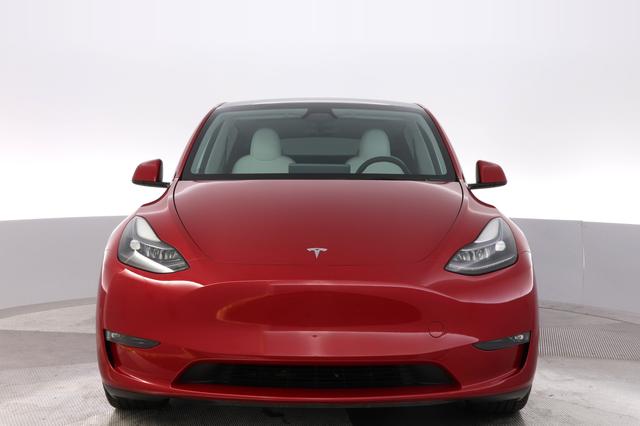 2023 Tesla Model Y — photo 9 of 21