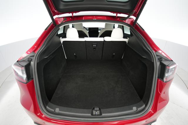 2023 Tesla Model Y — photo 6 of 21