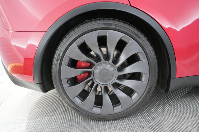 2023 Tesla Model Y — photo 7 of 21