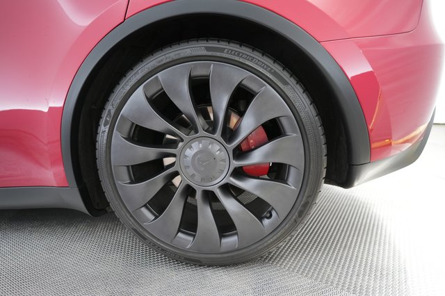 2023 Tesla Model Y — photo 17 of 21