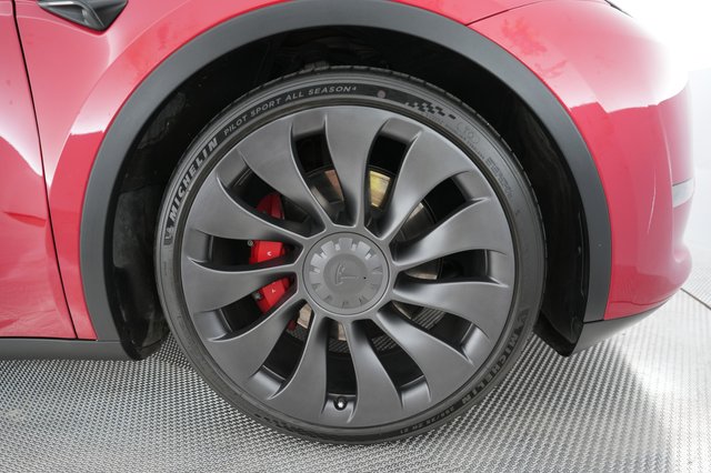 2023 Tesla Model Y — photo 15 of 21