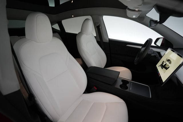 2023 Tesla Model Y — photo 18 of 21