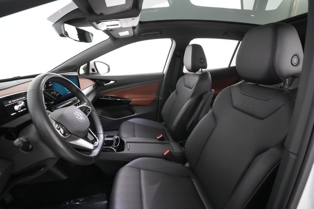 2021 Volkswagen ID.4 — photo 13 of 24