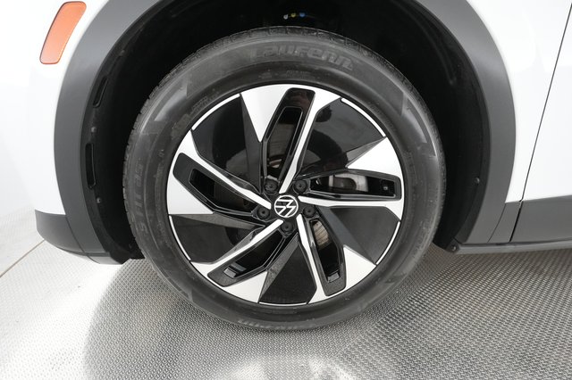 2021 Volkswagen ID.4 — photo 9 of 24