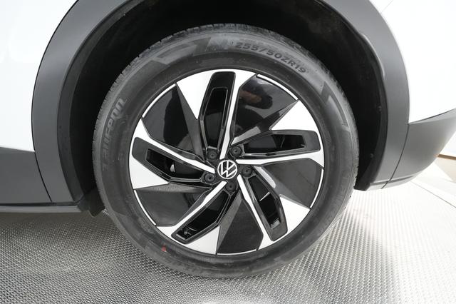 2021 Volkswagen ID.4 — photo 10 of 24