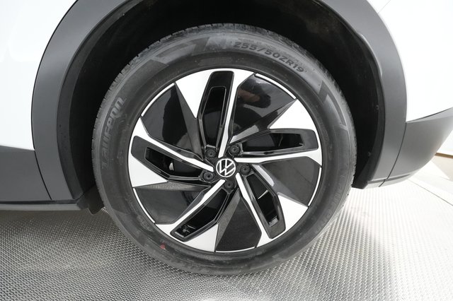 2021 Volkswagen ID.4 — photo 10 of 24