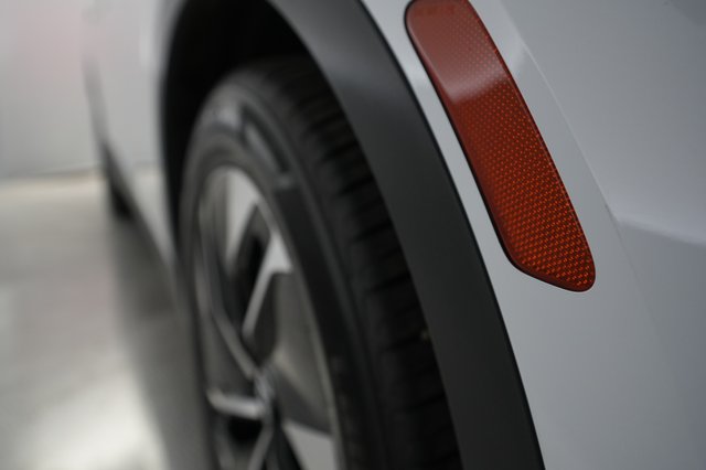 2021 Volkswagen ID.4 — photo 22 of 24
