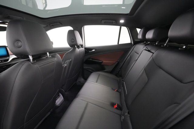 2021 Volkswagen ID.4 — photo 14 of 24