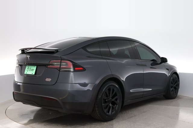 2022 Tesla Model X — photo 2 of 21