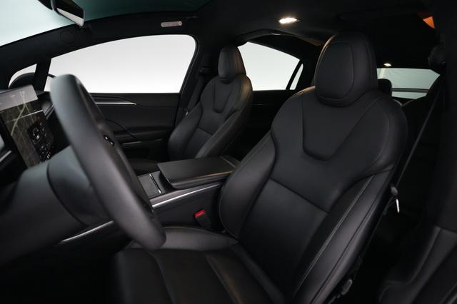 2022 Tesla Model X — photo 3 of 21