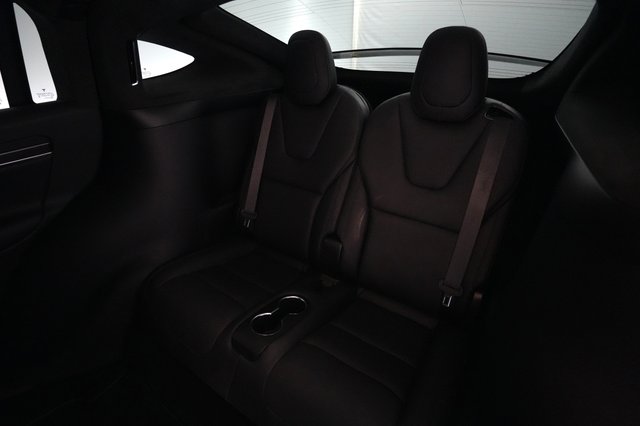 2022 Tesla Model X — photo 18 of 21