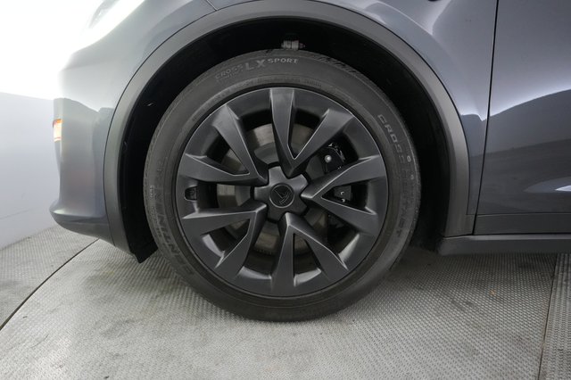 2024 Tesla Model X — photo 15 of 24