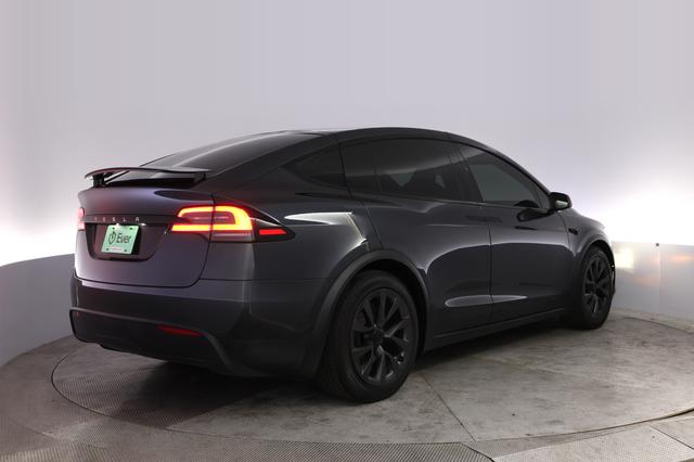 2024 Tesla Model X — photo 2 of 24