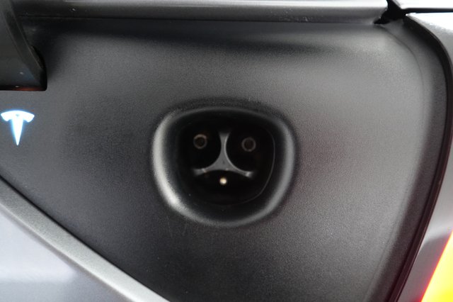 2024 Tesla Model Y — photo 8 of 26
