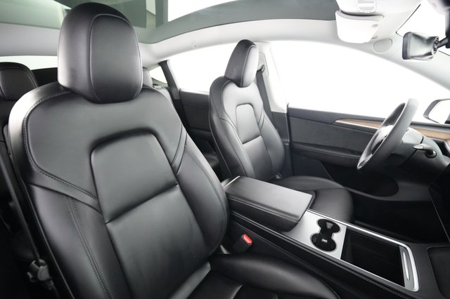 2024 Tesla Model Y — photo 18 of 26