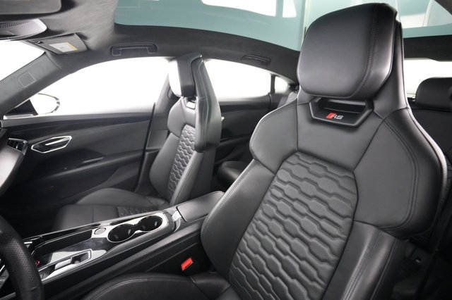 2022 Audi RS e-tron GT — photo 3 of 25