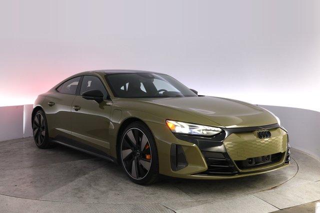 2022 Audi RS e-tron GT — photo 10 of 25
