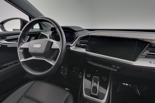 2023 Audi Q4 e-tron — photo 20 of 24