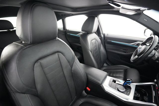 2023 BMW i4 — photo 18 of 20