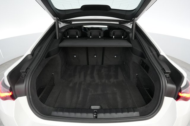 2023 BMW i4 — photo 6 of 20