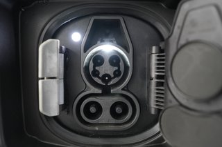 2023 BMW i4 — photo 8 of 20