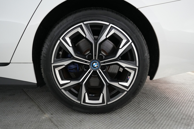 2023 BMW i4