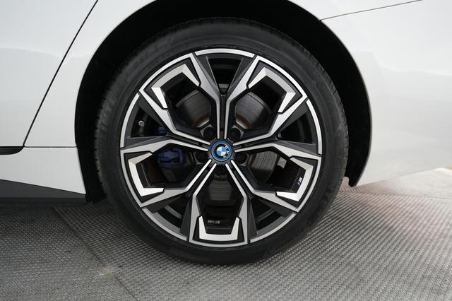 2023 BMW i4