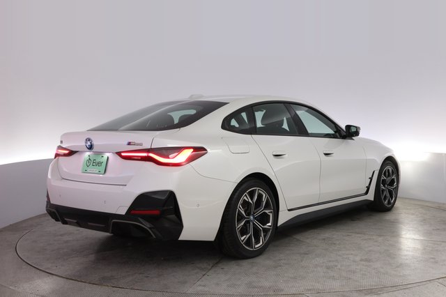 2023 BMW i4 — photo 2 of 20