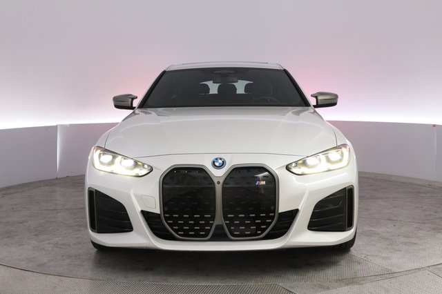 2023 BMW i4 — photo 9 of 20