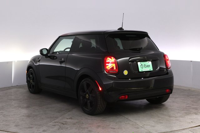 2024 MINI Cooper SE — photo 13 of 20