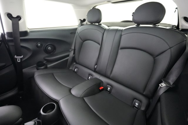 2024 MINI Cooper SE — photo 19 of 20