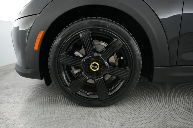 2024 MINI Cooper SE — photo 15 of 20