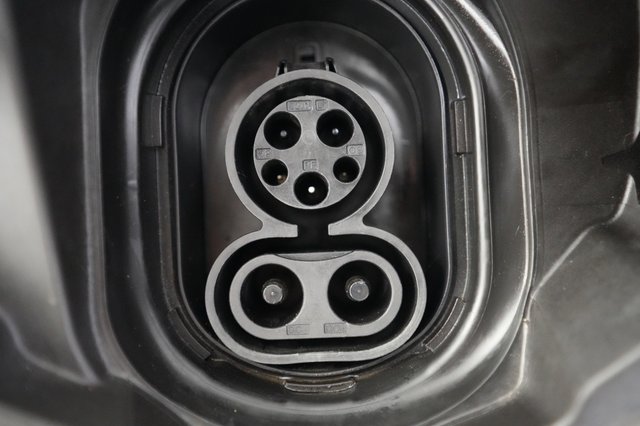 2024 MINI Cooper SE — photo 8 of 20