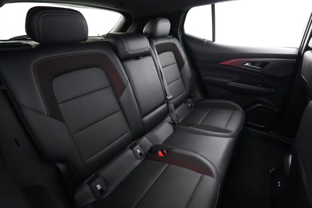 2024 Chevrolet Equinox EV — photo 4 of 21