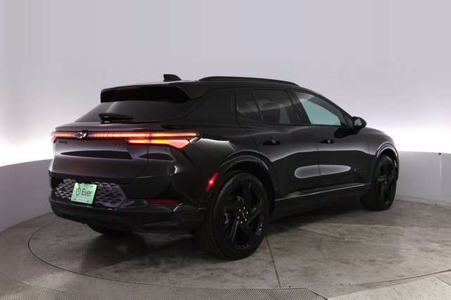 2024 Chevrolet Equinox EV — photo 2 of 21