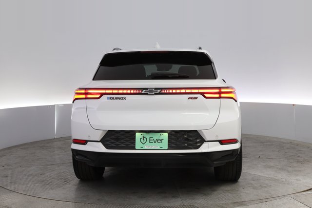 2024 Chevrolet Equinox EV — photo 12 of 21